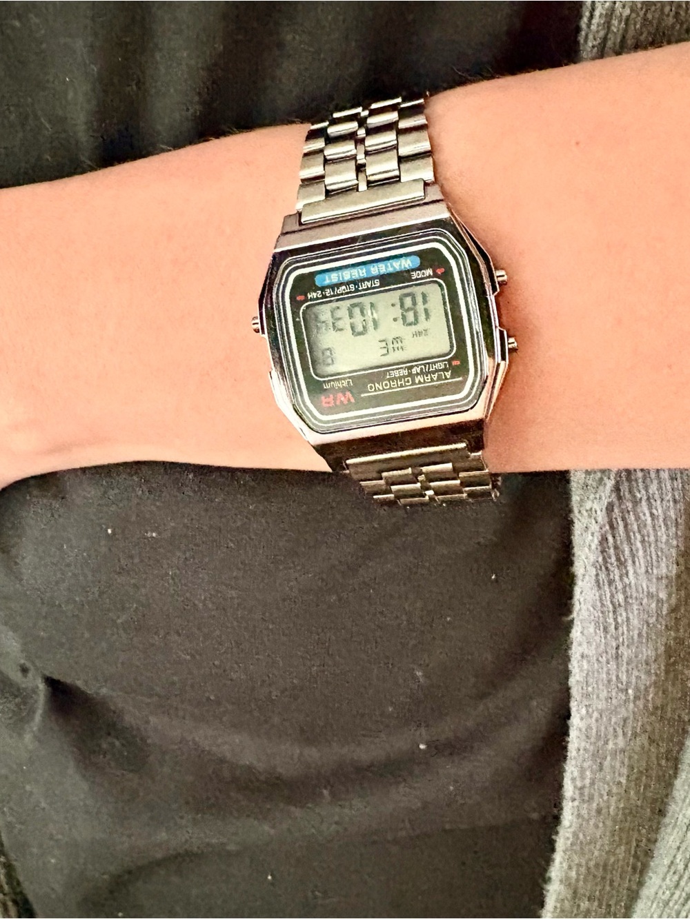 Digital Vinted Style Watch - Picture 3 of 5